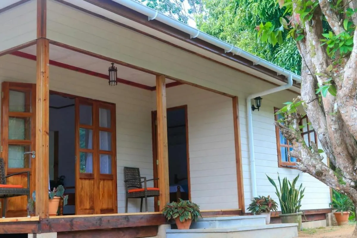 Very Nice And Friendly Bungalow Takamaka