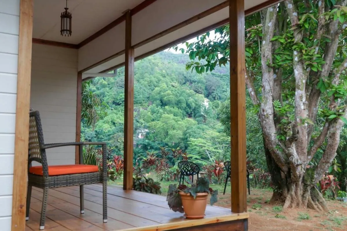 Very Nice And Friendly Bungalow Takamaka Seychelles